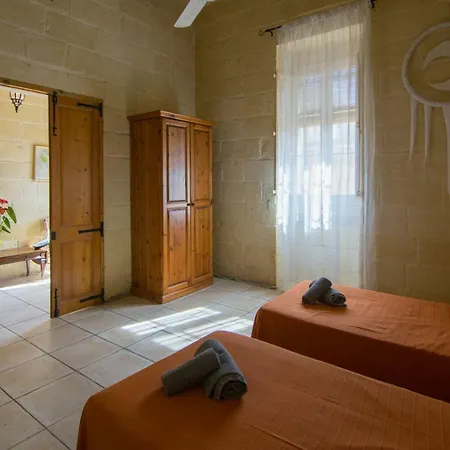 بيت ضيافة Teresa Townhouse *